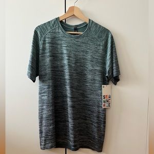NWT Lululemon Limited Edition Sea Wheeze Running shirt